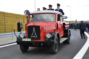 Oldtimer Korso Autobahn A94 Youngtimer Rundfahrt historische Fahrzeuge Kfz Pkw Magirus Deutz 92