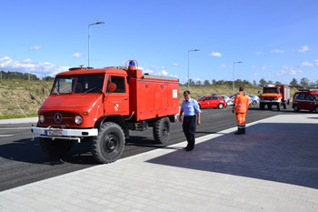 Oldtimer Korso Autobahn A94 Youngtimer Rundfahrt historische Fahrzeuge Kfz Pkw Mercedes-Benz Daimler Unimog 2