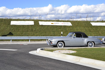 Oldtimer Korso Autobahn A94 Youngtimer Rundfahrt historische Fahrzeuge Kfz Pkw Mercedes Cabrio 46