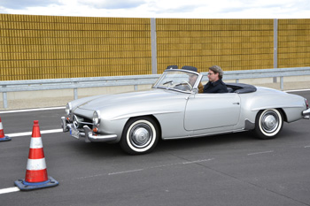 Oldtimer Korso Autobahn A94 Youngtimer Rundfahrt historische Fahrzeuge Kfz Pkw Mercedes Cabrio Andreas Scheuer 03