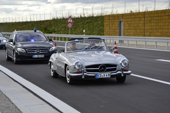 Oldtimer Korso Autobahn A94 Youngtimer Rundfahrt historische Fahrzeuge Kfz Pkw Mercedes Cabrio Andreas Scheuer 29