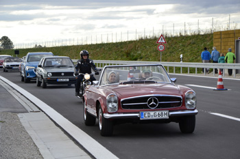 Oldtimer Korso Autobahn A94 Youngtimer Rundfahrt historische Fahrzeuge Kfz Pkw Mercedes Cabrio VW Golf 35