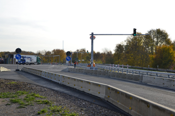 Rheinbrücke Duisburg Neuenkamp Autobahn A 40 Lkw-Waage zulässiges Gesamtgewicht 12