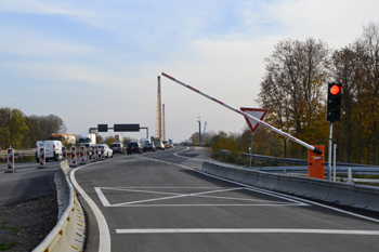 Rheinbrücke Duisburg Neuenkamp Autobahn A 40 Lkw-Wiegeanlage 27