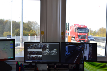 Rheinbrücke Duisburg Neuenkamp Autobahn A 40 Lkw-Wiegeanlage 37