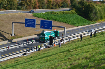 Rheinbrcke Leverkusen Kln Autobahnbrcke Lkw-Sperre Schrankenanlage 063