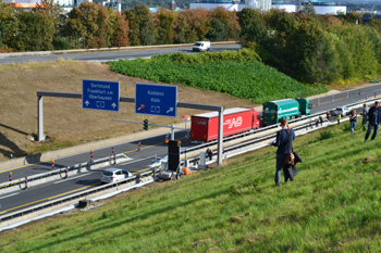 Rheinbrcke Leverkusen Kln Autobahnbrcke Lkw-Sperre Schrankenanlage 076