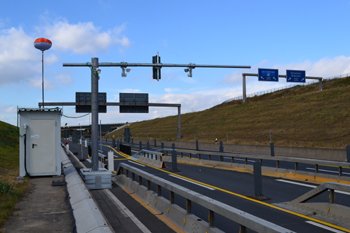 Rheinbrcke Leverkusen Kln Autobahnbrcke Lkw-Sperre Schrankenanlage 133