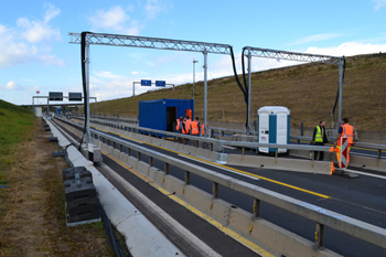 Rheinbrcke Leverkusen Kln Autobahnbrcke Lkw-Sperre Schrankenanlage 138