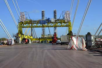 Rheinbrücke Neuenkamp Duisburg Autobahnbrücke Neubau Litzenbündelseile A40 längste Schrägselbrücke 42