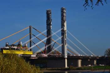 Rheinbrücke Neuenkamp Duisburg Autobahnbrücke Neubau Ruhrschnellweg A40 längste Schrägselbrücke