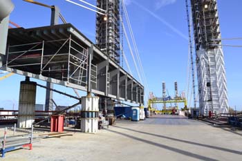 Rheinbrücke Neuenkamp Duisburg Autobahnbrücke Neubau Ruhrschnellweg A40 längste Schrägselbrücke 36