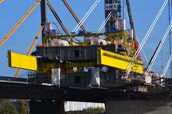 Rheinbrücke Neuenkamp Duisburg Autobahnbrücke Neubau Ruhrschnellweg A40 längste Schrägselbrücke 39