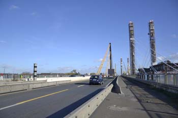 Rheinbrücke Neuenkamp Duisburg Autobahnbrücke Neubau Ruhrschnellweg A40 längste Schrägselbrücke 54