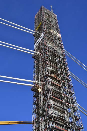 Rheinbrücke Neuenkamp Duisburg Autobahnbrücke Neubau Ruhrschnellweg A40 längste Schrägselbrücke Pylon 33
