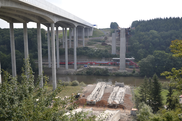 Sprengung Brückenpfeiler Lahntal Autobahnbrücke Limburg 251