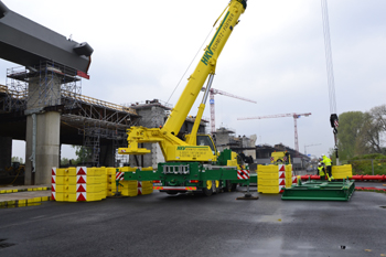 Stahlbrcke Hohlkasten Rheinbrckenbau Stahlverbundkonstruktion Haupttrgersegmente Stahlbauteile 112