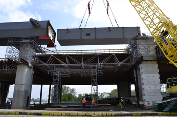 Stahlbrcke Hohlkasten Rheinbrckenbau Stahlverbundkonstruktion Haupttrgersegmente Stahlbauteile 171