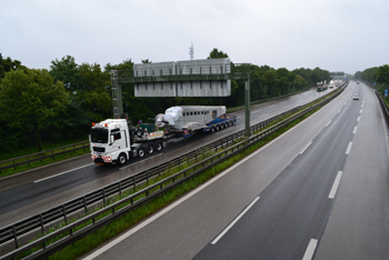 Tante Ju 52 auf Autobahn Junkers Flugzeug Schwertransport A 94 München Deutsches Museum 52