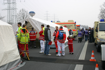 Unfallübung DRK Autobahn A 57 18