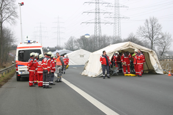 Unfallübung DRK Autobahn A 57 52