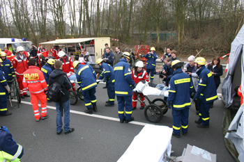 Unfallübung THWAutobahn A57 91