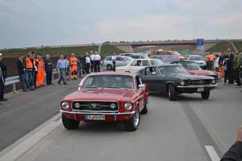 Verkehrsfreigabe Bundesautobahn A71 Gesamtfertigstellung Youngtimer Ford Mustang 39