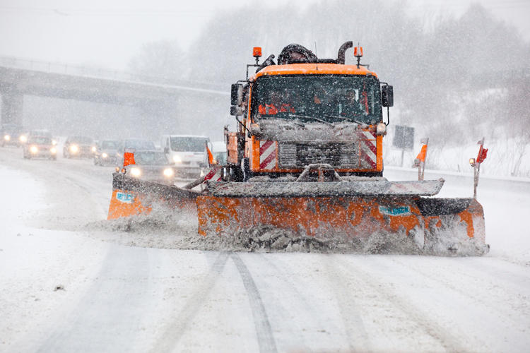 Winterdienst Autobahnmeisterei Schneeräumen Schneepflug Bildrechte Autobahn GmbH 1