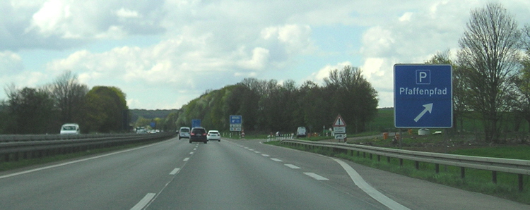 A2 Autobahn Rastplatz Parkplatz WC-Anlage Pfaffenpfad 03