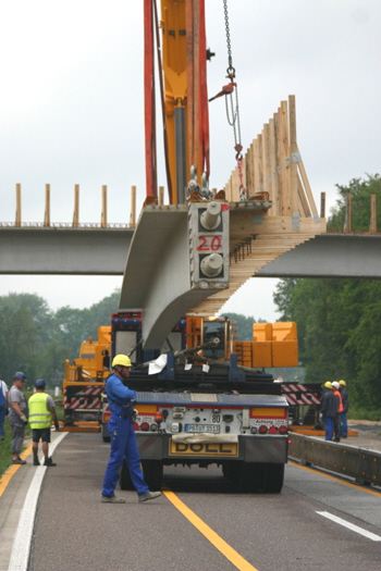 A3 Autobahn Brückenarbeiten Überführung Brückenträger Schwerlastkran Brückenbau48