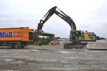 A40 Ruhrschnellweg Autobahn Vollsperrung Bochum Rückbau Betongleitwand 66