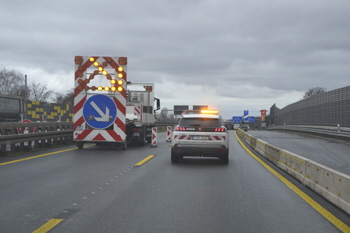 A42 Emscherschnellweg Bundesautobahn Schrankenanlage Gewichtskontrolle Durchfahrtsperre Rhein-Herne-Kanal Brücke 83