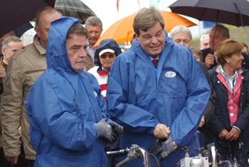 A448 A40 Autobahndreieck Bochum-West Verkehrsfreigabe Enak Ferlemann Michael Groschek Fahrbahnmarkierung1