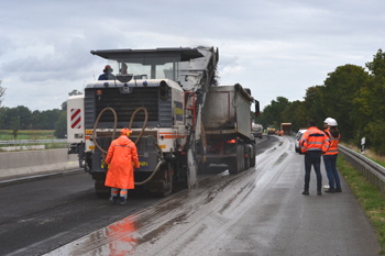 Autobahn A3 Elten Emmerich Fräsarbeiten Asphalt Fahrbahndecke Deckschicht Binderschicht 04