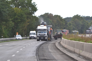 Autobahn A3 Elten Emmerich Fräsarbeiten Asphalt Fahrbahndecke Deckschicht Binderschicht 08