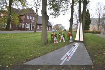 Autobahn A 31 Autobahnkirche Autobahnkapelle Gescher Tungerloh Capellen Gedenkstätte Straßenwärter Denkmal 03