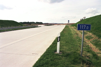 Autobahn A 72 Chemnitz - Leipzig Niederfrohna Betriebskilometer 03