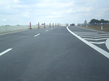 Autobahnkreuz Duisburg-Süd Autobahnkreuz Duisburg-Süd Bundesfernstraße B8n 3