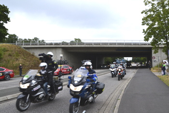 Tour de France Peloton Hauptfeld Deutschland Autobahnsperrung A 57 Anschlustelle Kaarst Bttgen Neuss 22