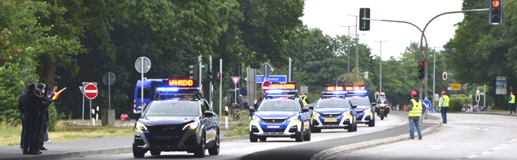 Tour de France Radrennen Rhein-Kreis-Neuss gesperrte Autobahn A 57 Kaarst Bttgen 16