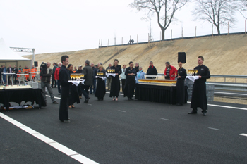 opening Freigabe der Autobahn A 61 n  A74 snelwegen Lückenschluß verbindingsweg Venlo 84